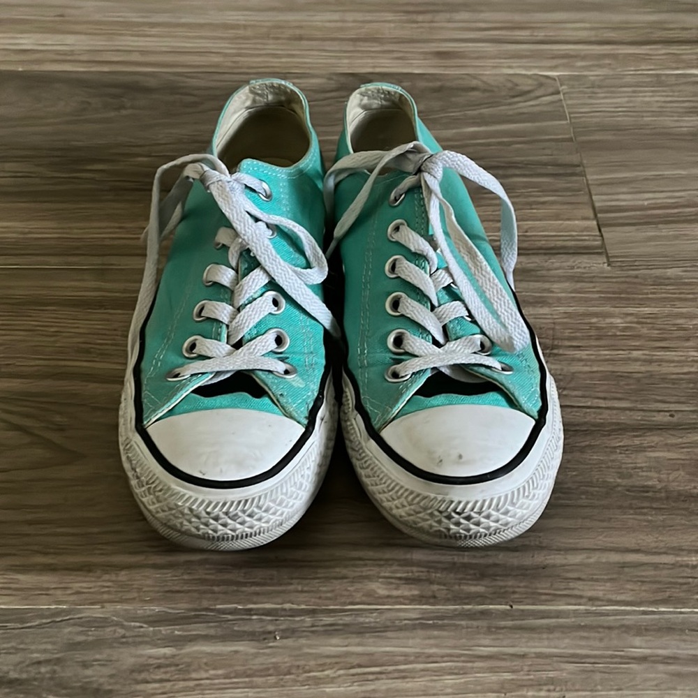 Blue sneakers size 7 (used)